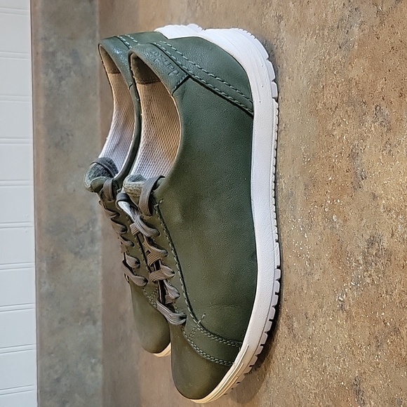 GUC Wms Dansko Green Leather Sneakers Size 39 - Picture 3 of 8